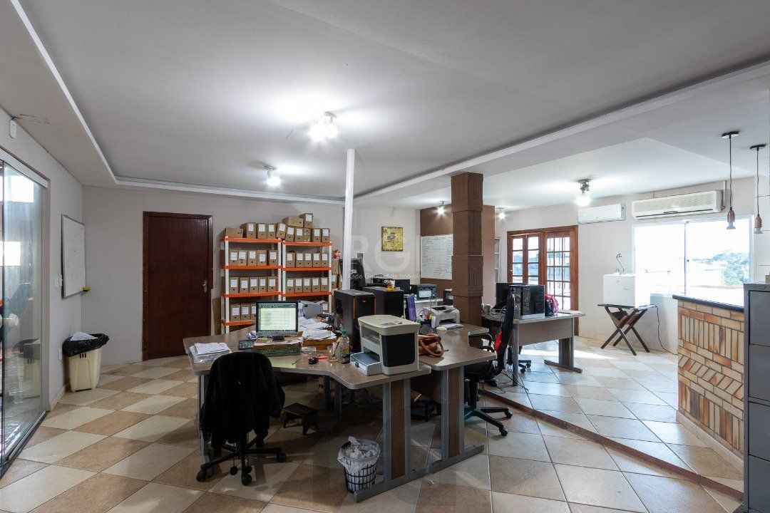 Sobrado para Venda - 300m², 3 dormitórios, sendo 1 suites, 3 vagas - Cavalhada — foto 44