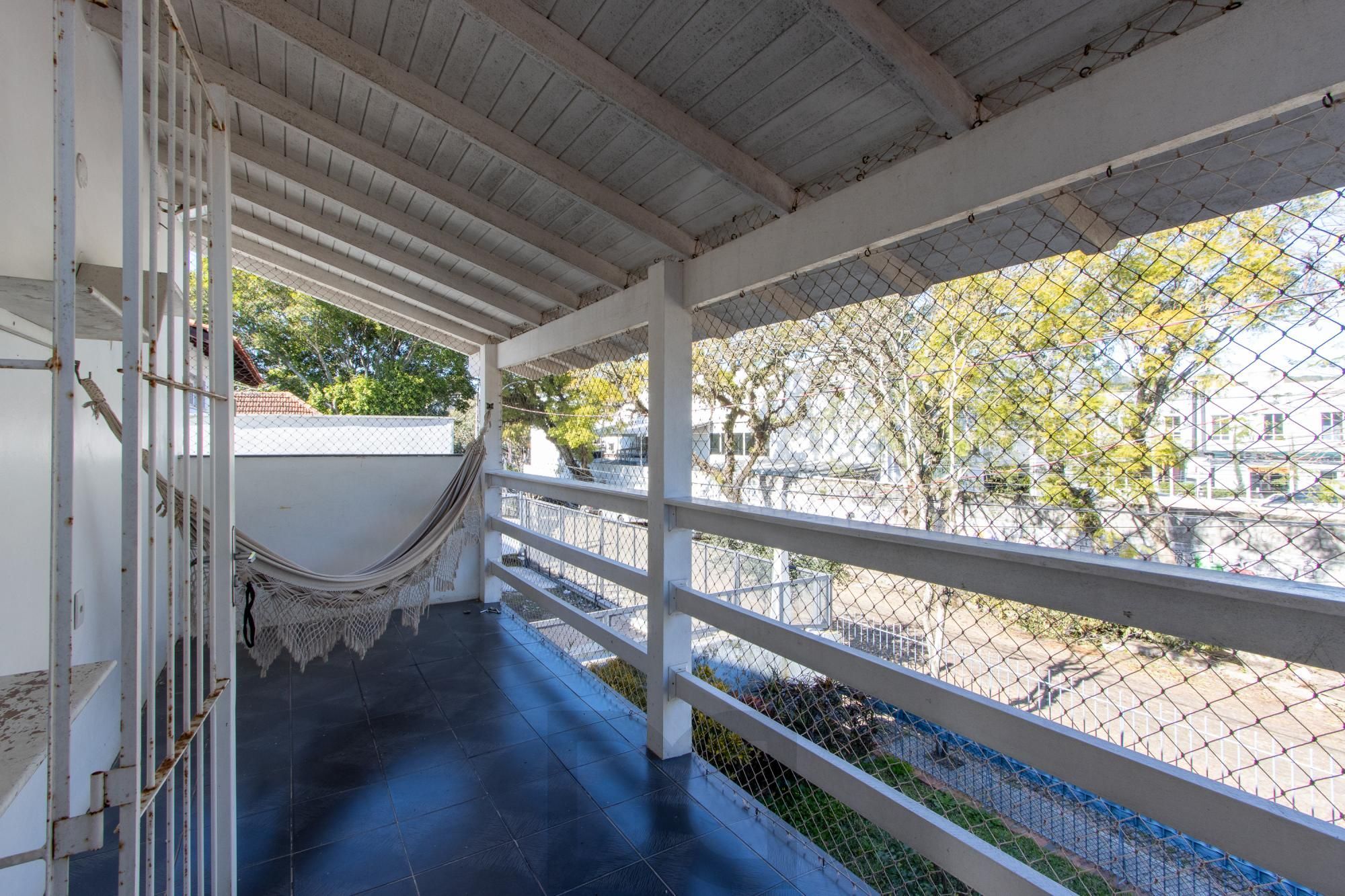 Casa 3 Dormitórios no Bairro Tristeza com 2 Vagas de Garagem — foto 34