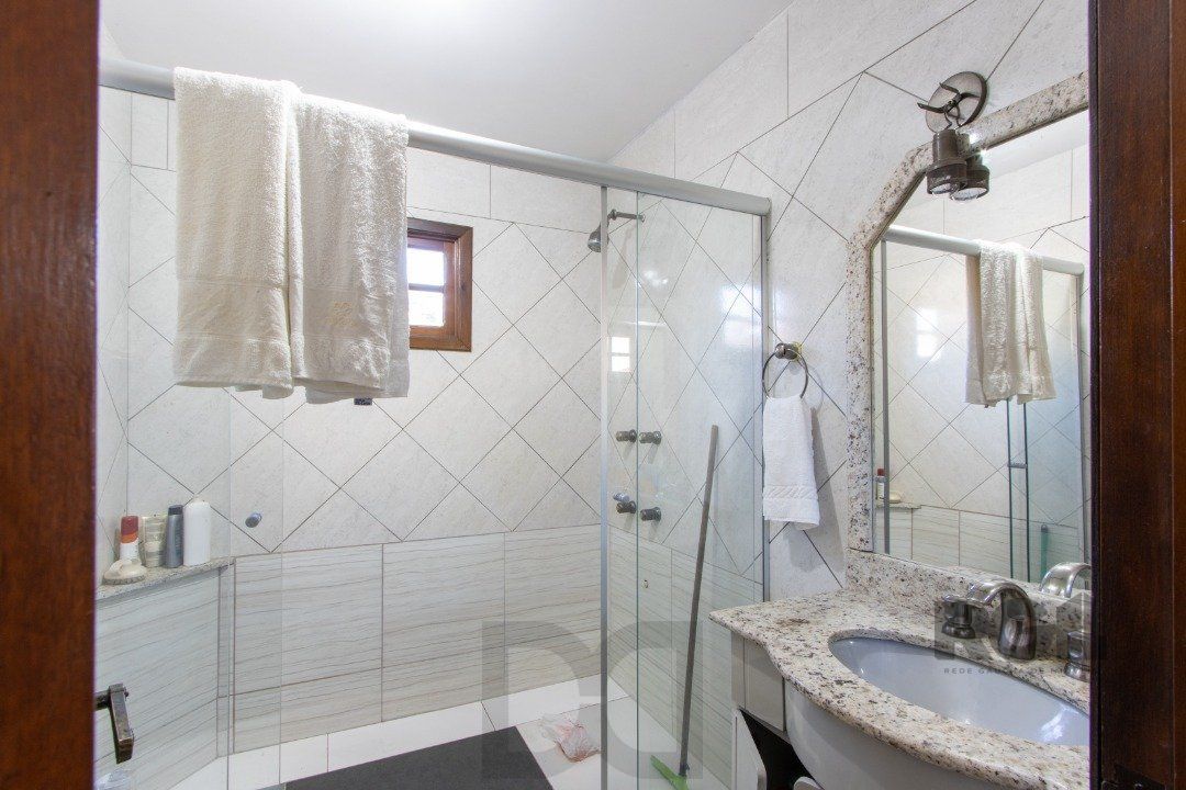 Casa para Venda - 300m², 3 dormitórios, sendo 1 suites, 4 vagas - Tristeza — foto 36