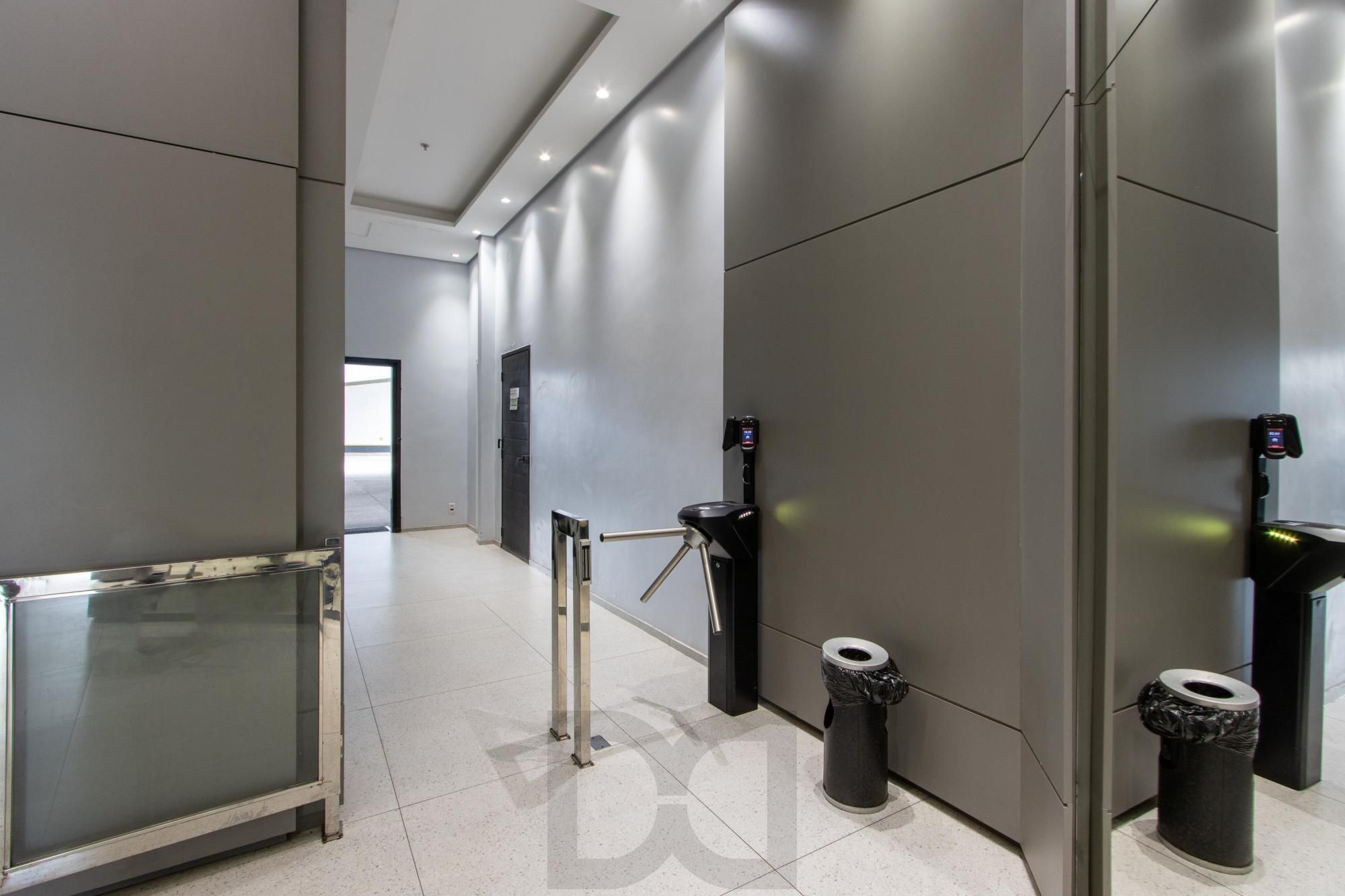 Sala comercial à venda no bairro Menino Deus – Edifício Comendador Luigi Gerace — foto 17