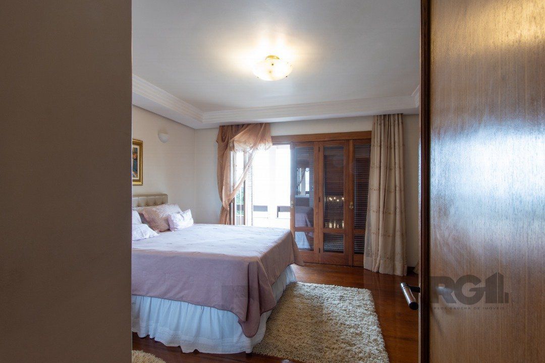 Casa para Venda com 4 dormitórios, sendo 2 suites e 4 vagas no bairro Jardim Isabel — foto 32