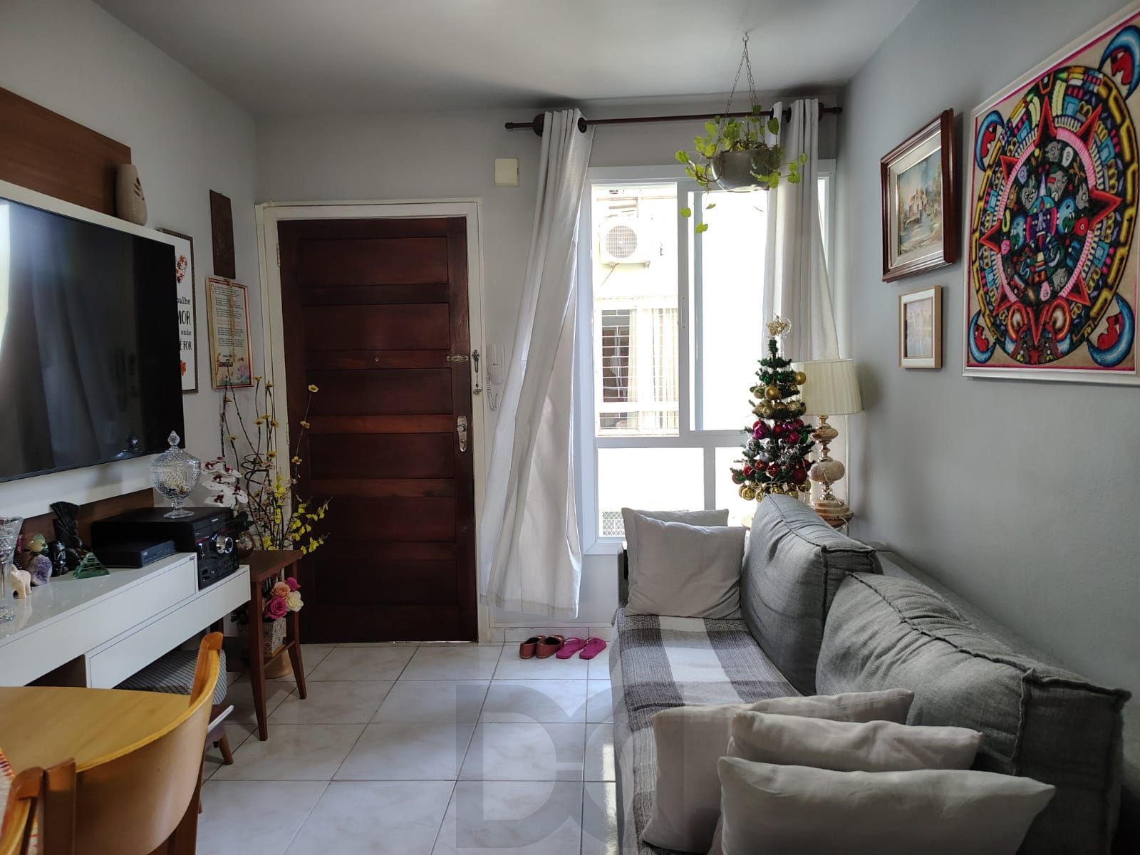 Apartamento de 2 dormitórios, 1 vaga, no bairro Camaqua. — foto 2