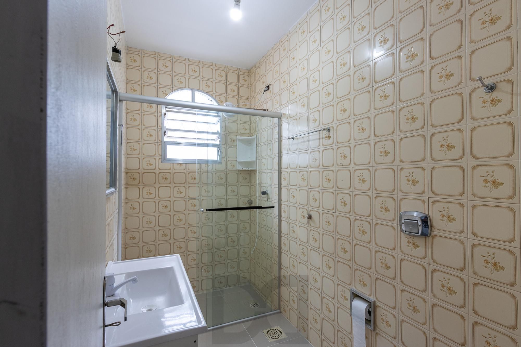Terreno com 2 casas, 4 quartos, 1 suite - Bairro Cavalhada — foto 12