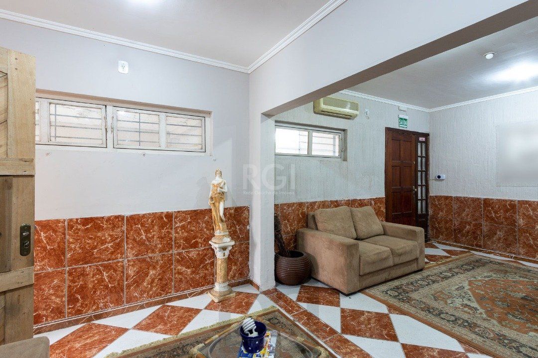 Sobrado para Venda - 300m², 3 dormitórios, sendo 1 suites, 3 vagas - Cavalhada — foto 8