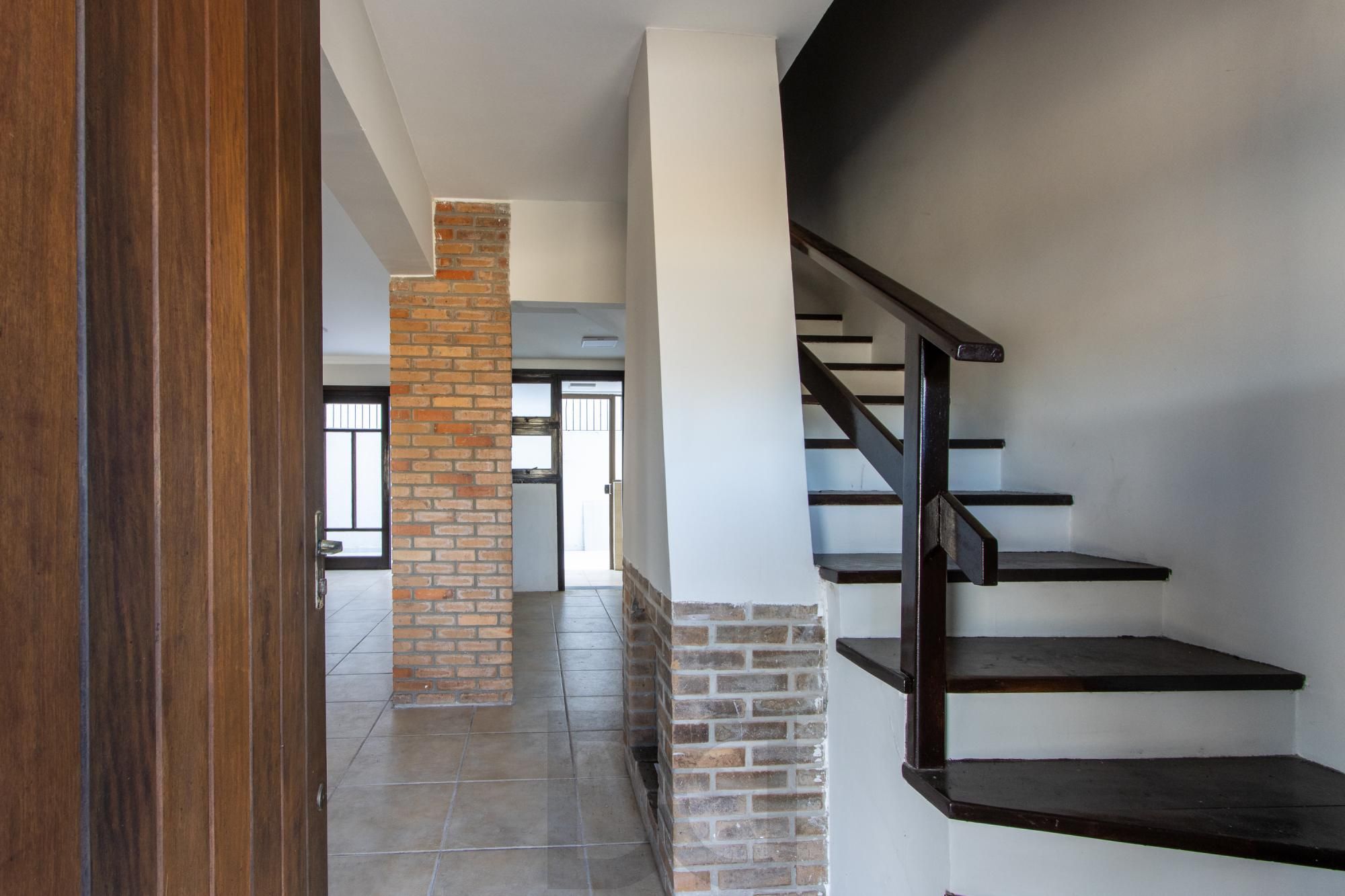 Casa 3 dormitórios, sendo 1 suíte, 2 vagas de garragem - bairro Ipanema — foto 4