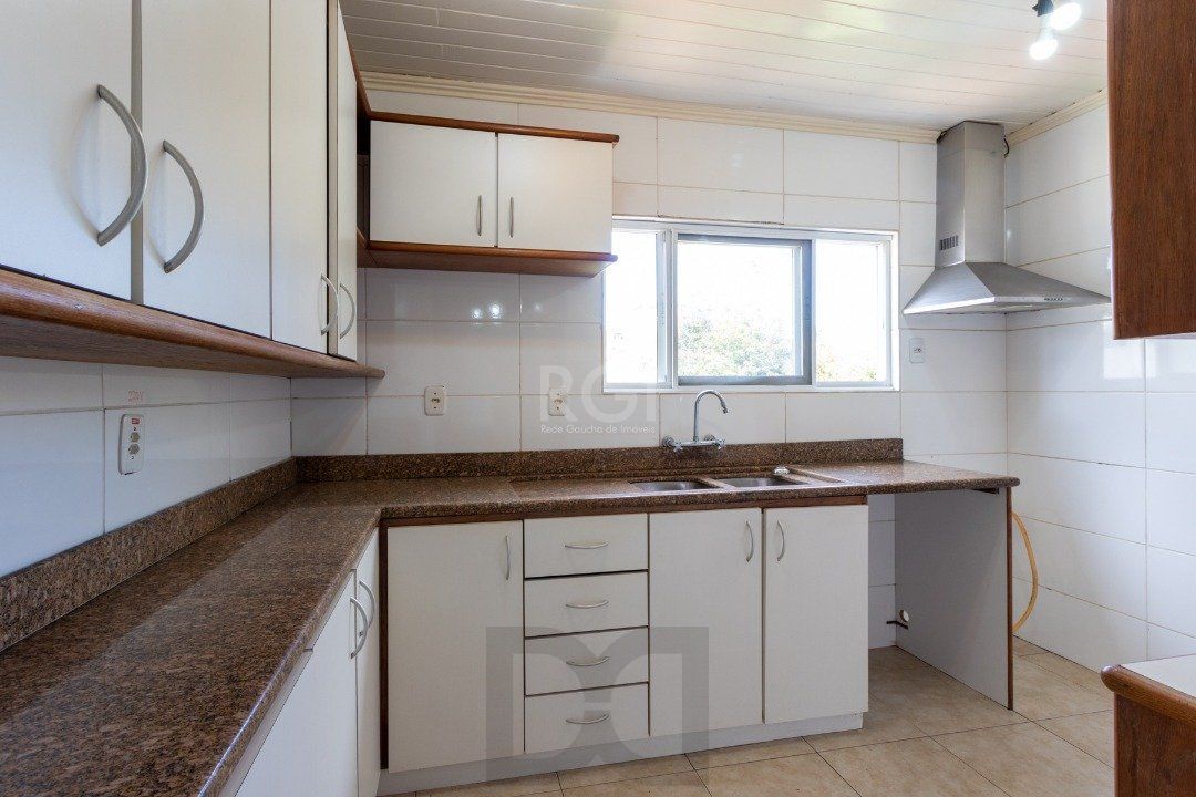 Casa para Venda - 202m², 3 dormitórios, sendo 1 suites, 2 vagas - Cristal — foto 13