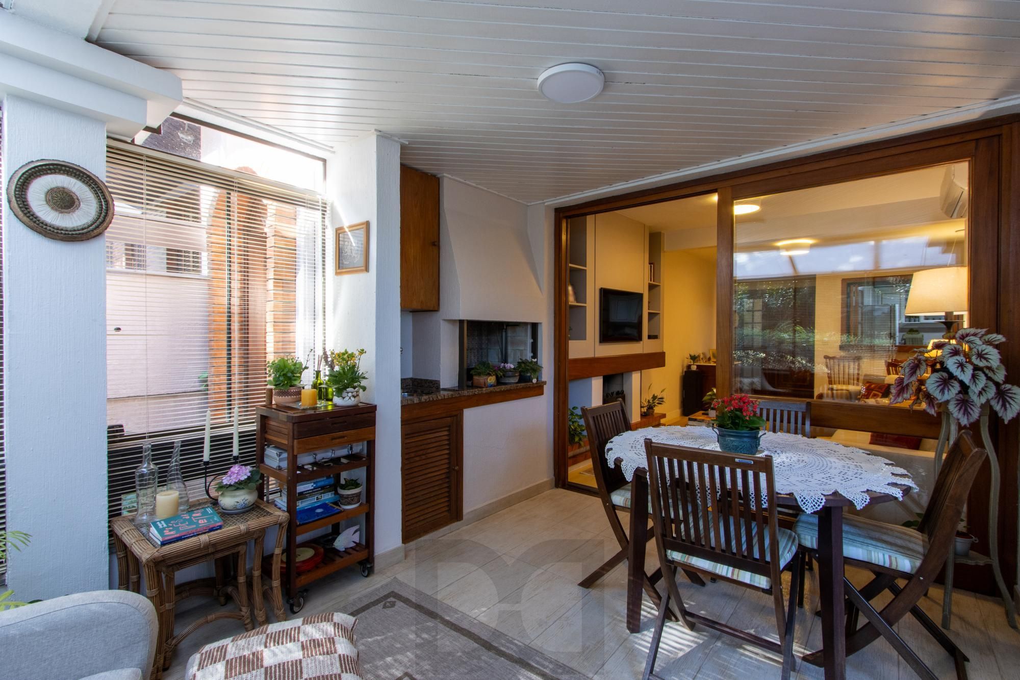 Apartamento de 4 dormitórios, 1 suíte e 2 vagas escrituradas - Bairro Ipanema. — foto 7