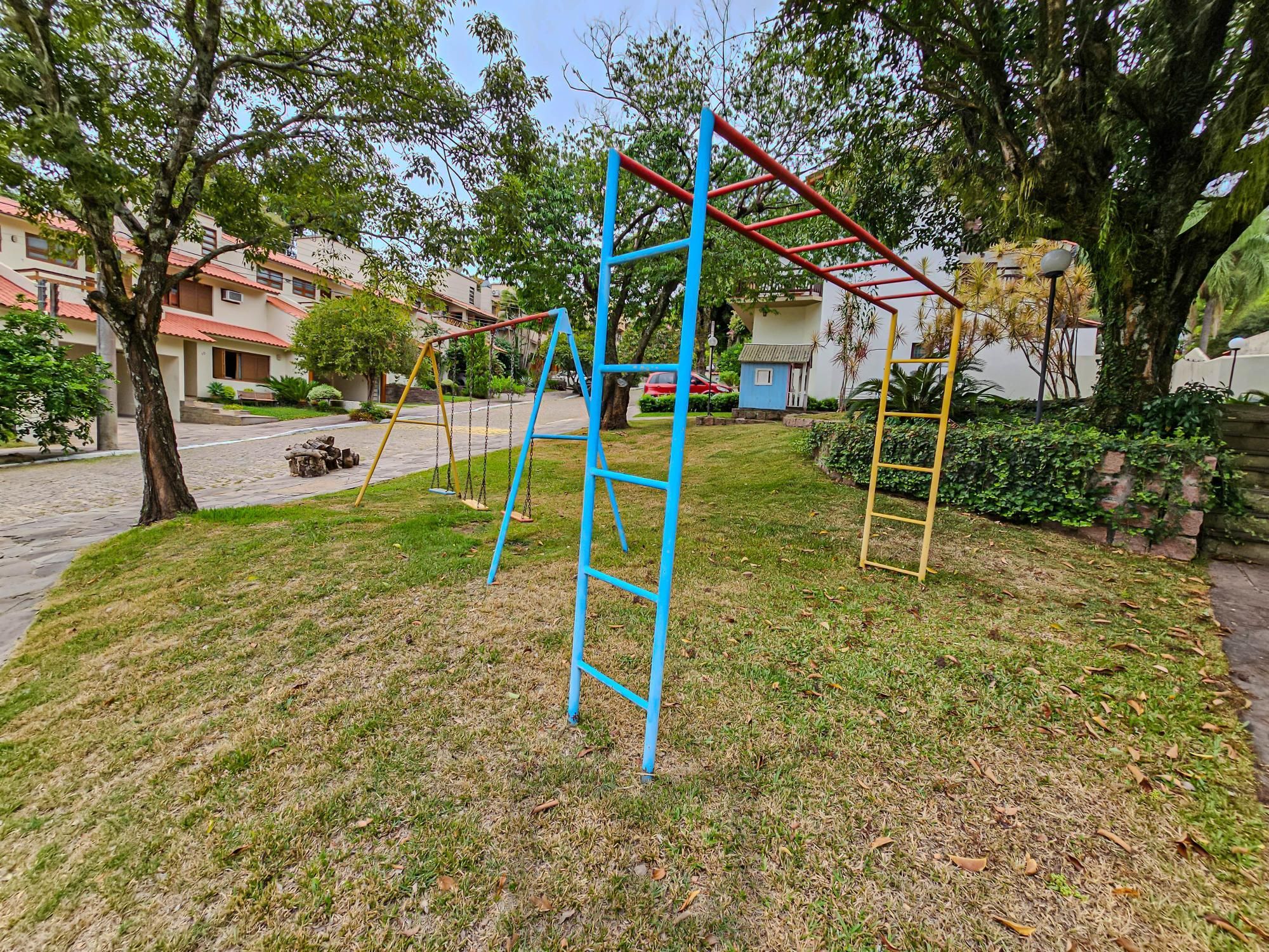 Casa em condomínio fechado, 5 dormitórios, Bairro Teresópolis — foto 29