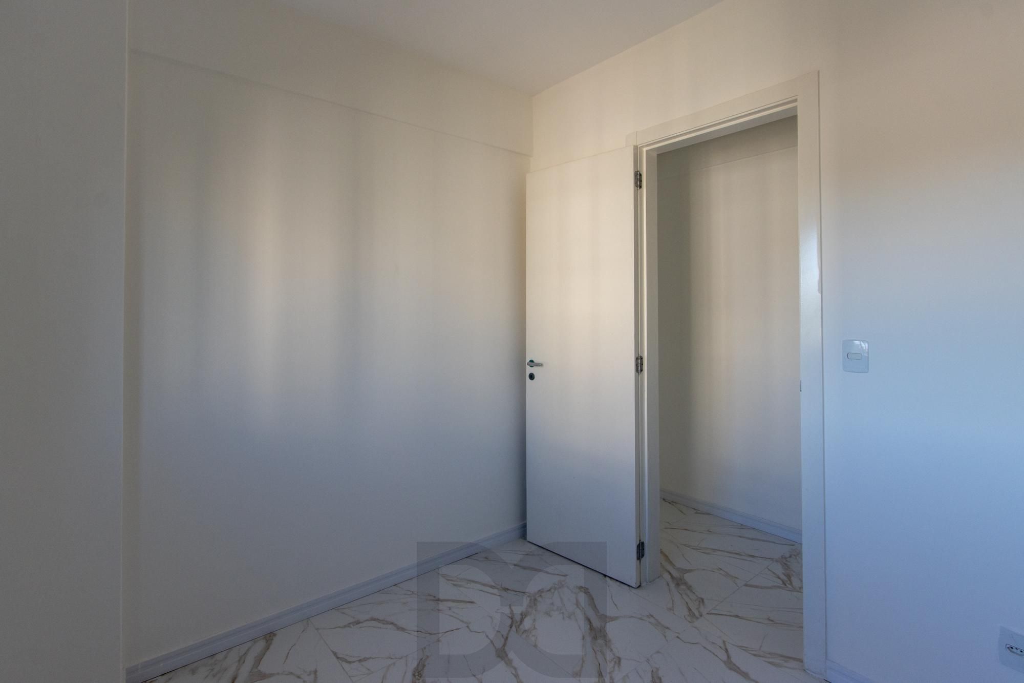 Apto com 3 dormitórios suíte e box coberto ( nunca habitado e reformado ) — foto 17