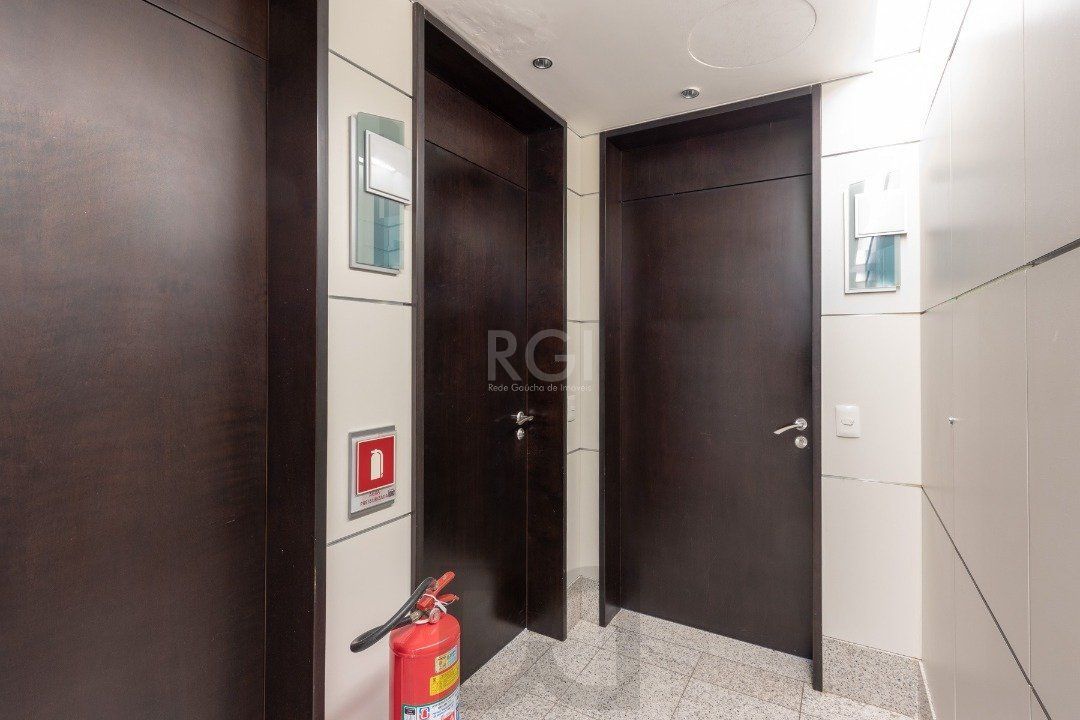 Conjunto/Sala para Venda - 210m², 0 dormitórios, 5 vagas - Cristal — foto 4