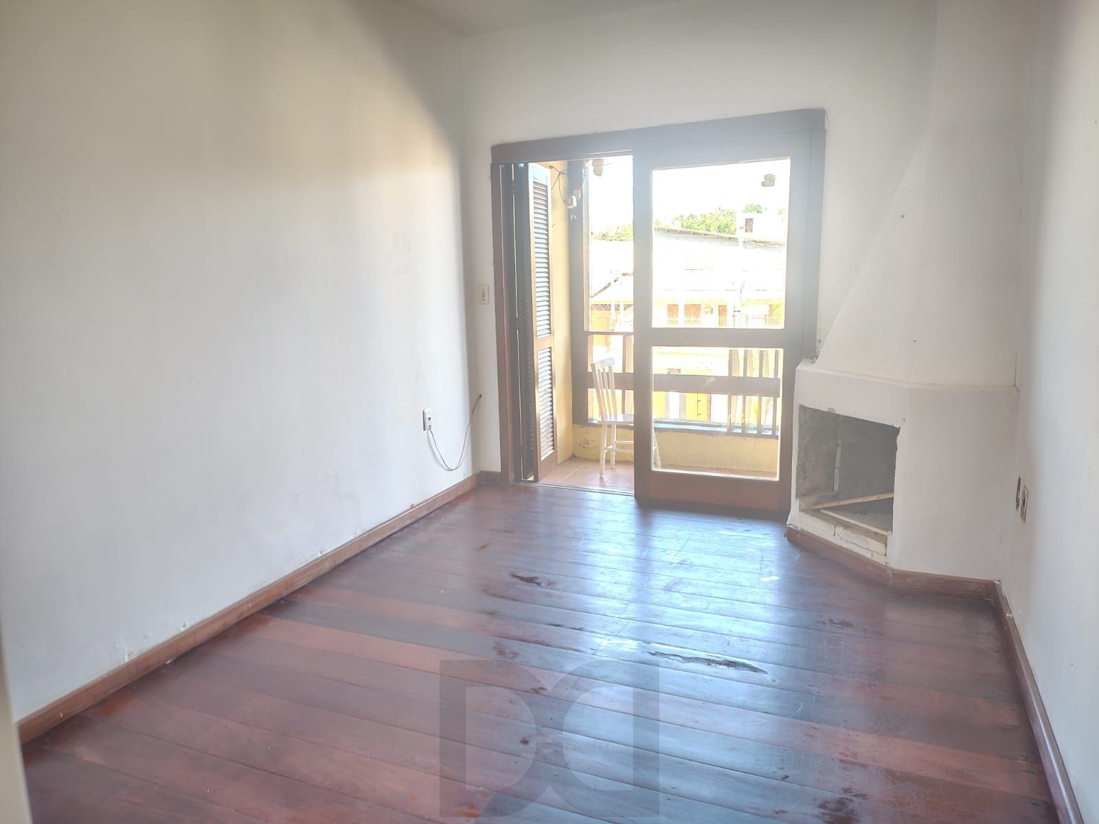 Casa de 4 dormitórios, 1 suíte e 4 vagas de garagem no bairro Cavalhada. — foto 16