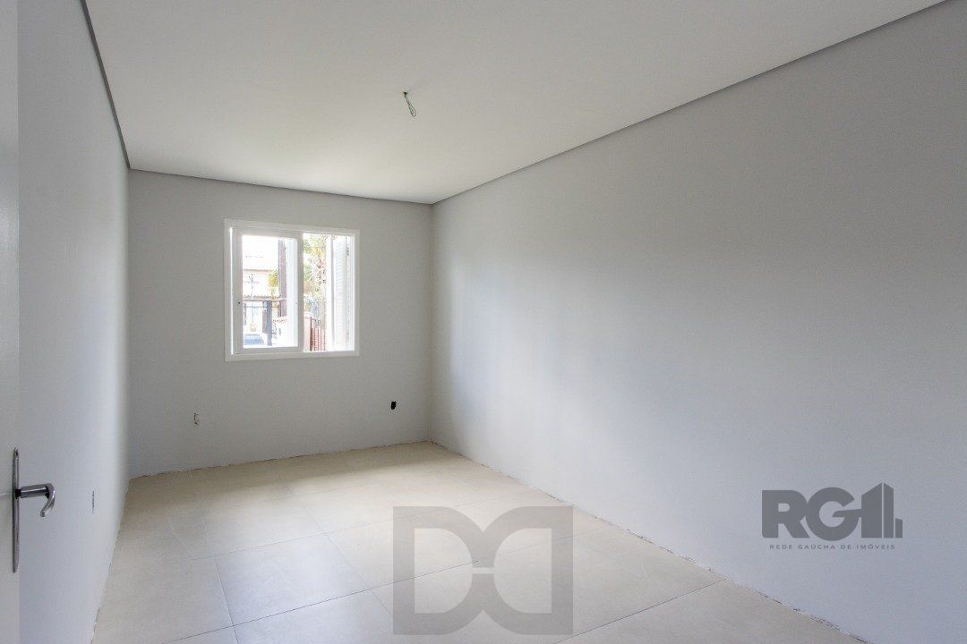 Casa no Bairro Hípica, 100% reformada, 2 dormitórios, 1 vaga de garagem. — foto 7