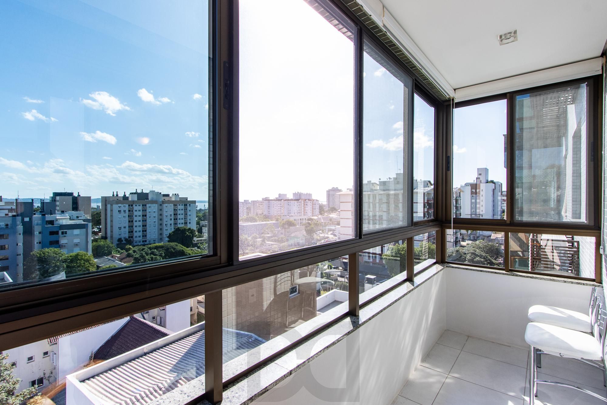 Excelente apartamento de 3 dormitórios, 1 suíte e 2 vagas no bairro Tristeza. — foto 28