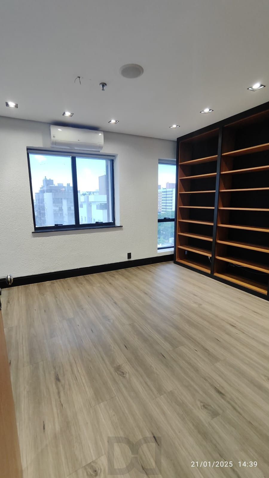 Duas salas comerciais unificadas -Bairro Menino Deus — foto 3
