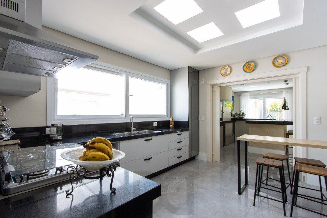 Excelente residência no Condomínio Terra Ville com aproximadamente 474,74m² privativos. — foto 26
