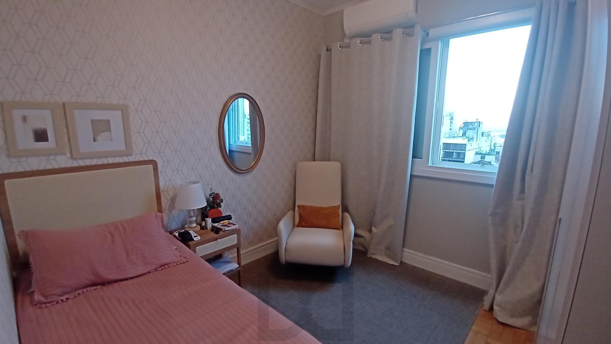 Apartamento com 4 dormitórios no Centro de Porto Alegre — foto 23