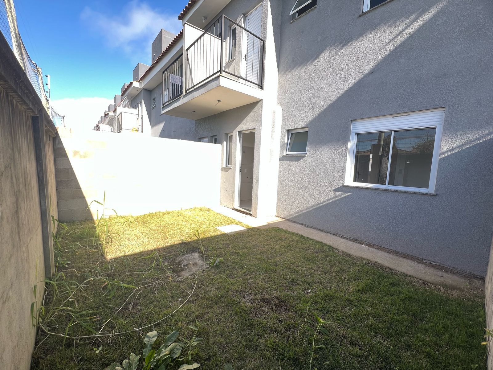 Casa com 2 dormitórios, banheiro social e pátio — foto 11