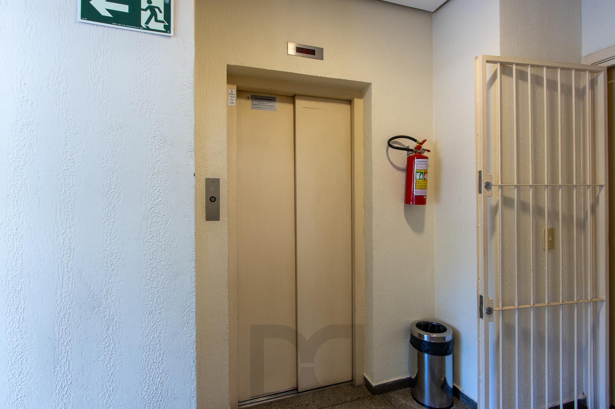 Sala Comercial Duplex à Venda no Bairro Petrópolis – Edifício João Abbott — foto 32