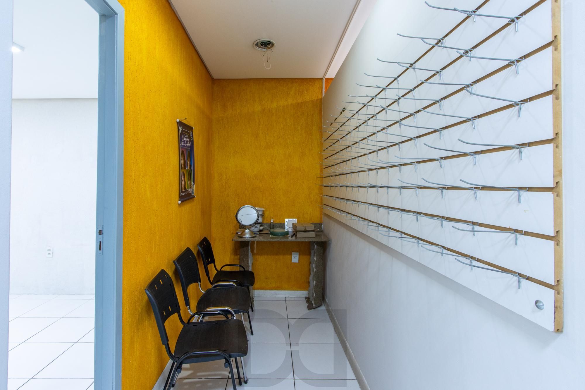 SALA NO CENTRO DE PORTO ALEGRE — foto 16
