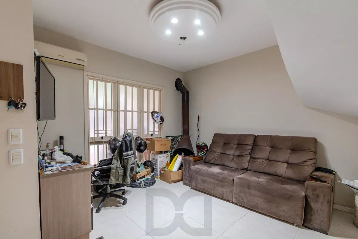 Casa de condomínio, 3 dormitórios, 1 suíte e 2 vagas cobertas no bairro Teresópolis. — foto 5