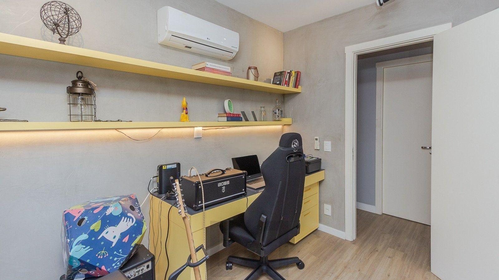 Apartamento 2 dormitórios, 1 suíte, 2 vagas, Petrópolis, Porto Alegre. — foto 13