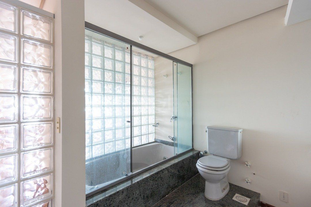 Cobertura para Venda - 302m², 4 dormitórios, sendo 1 suites, 3 vagas - Menino Deus — foto 36