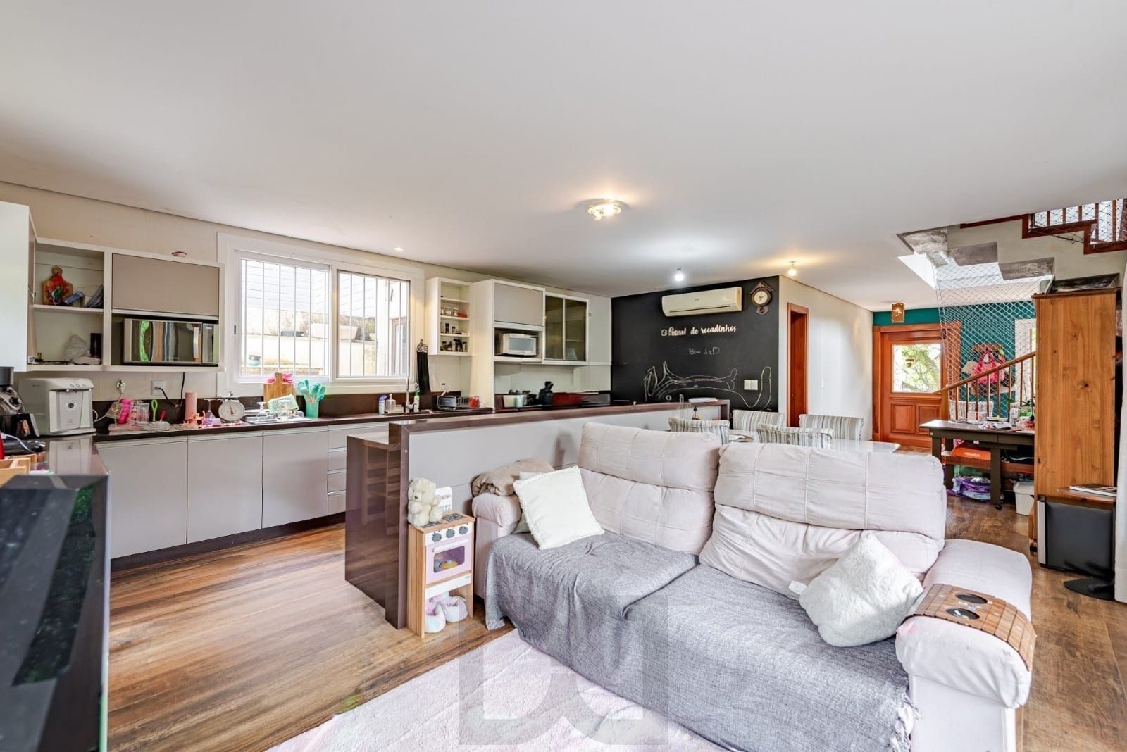 Excelente casa de 3 quartos, 1 suíte e 2 vagas no bairro Ipanema! — foto 5