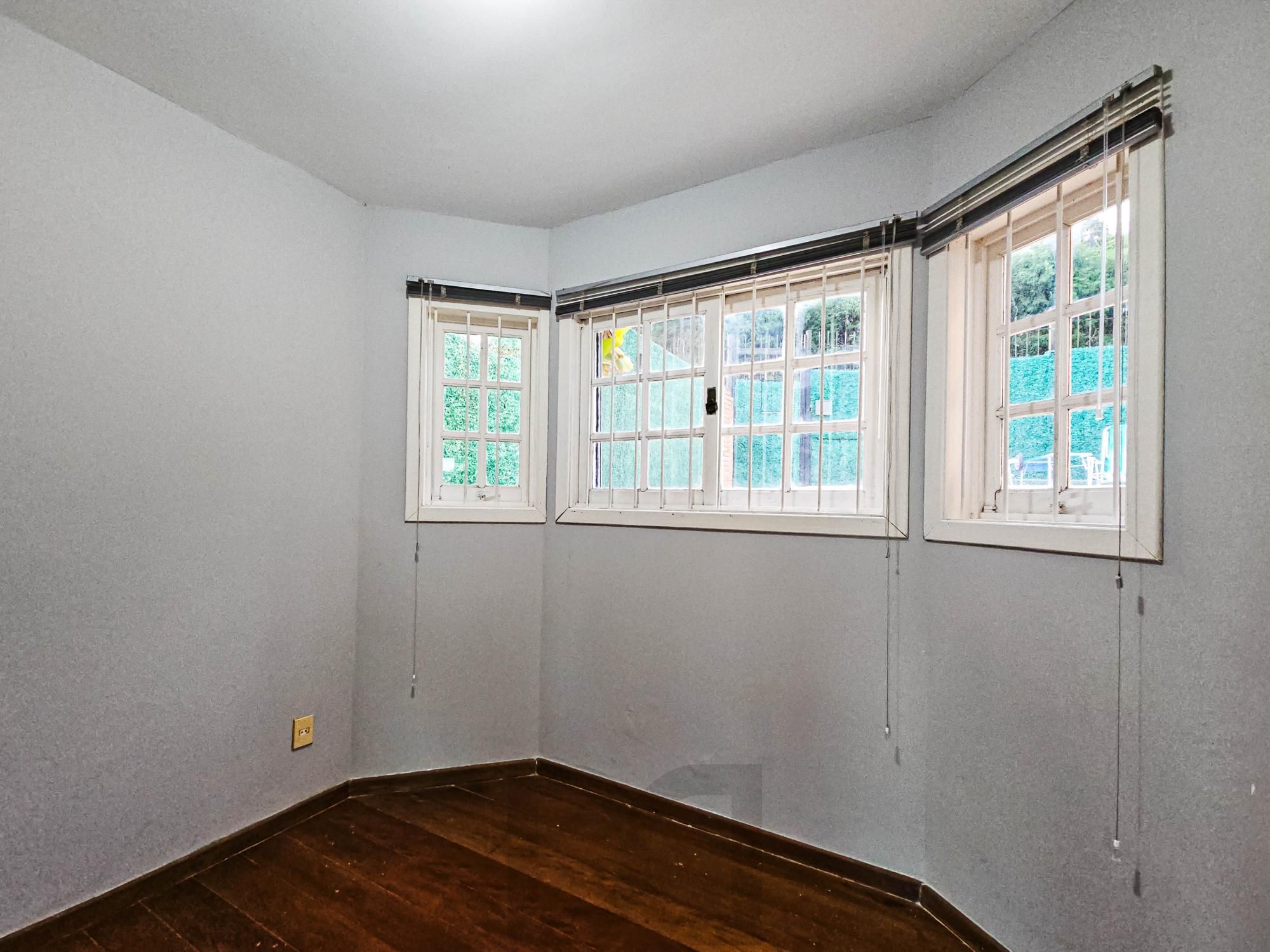 Casa na Vila Conceição, 3 dormitórios, 1 suíte, churrasqueira, lareira, 4 vagas, piscina aquecida e vista perene para o Rio. — foto 13