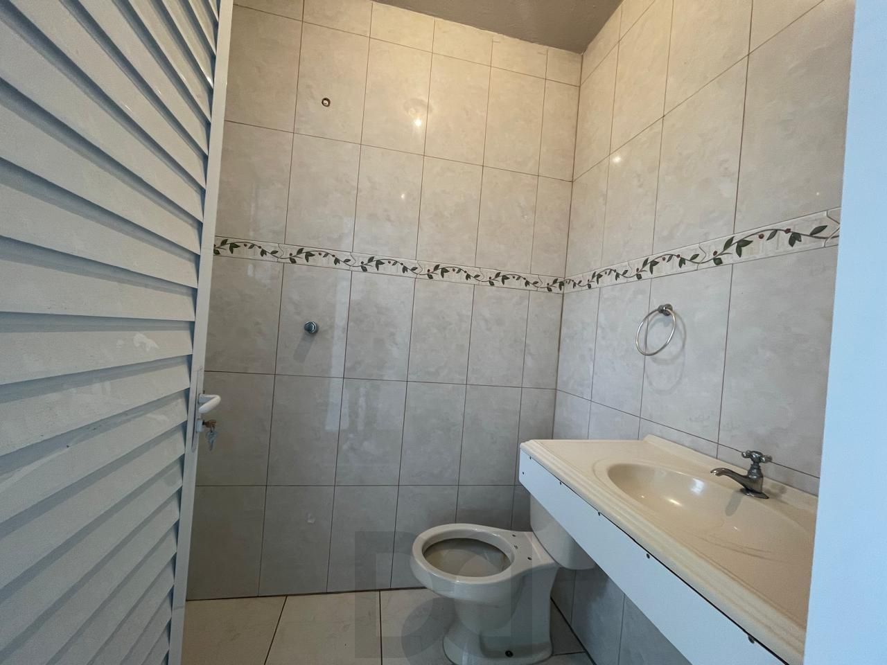Terreno amplo com 690m², com duas casas construídas para moradia ou investyirdores!! — foto 9