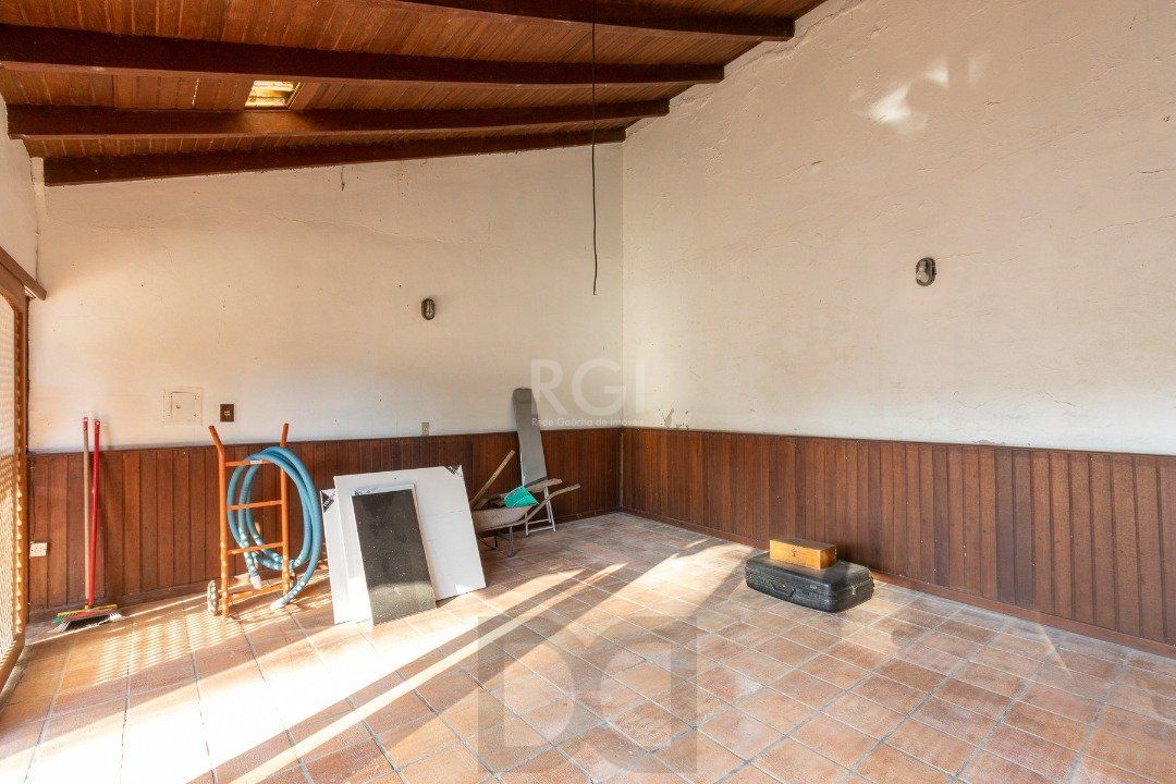 Casa para Venda - 244m², 3 dormitórios, sendo 1 suites, 2 vagas - Guarujá — foto 36