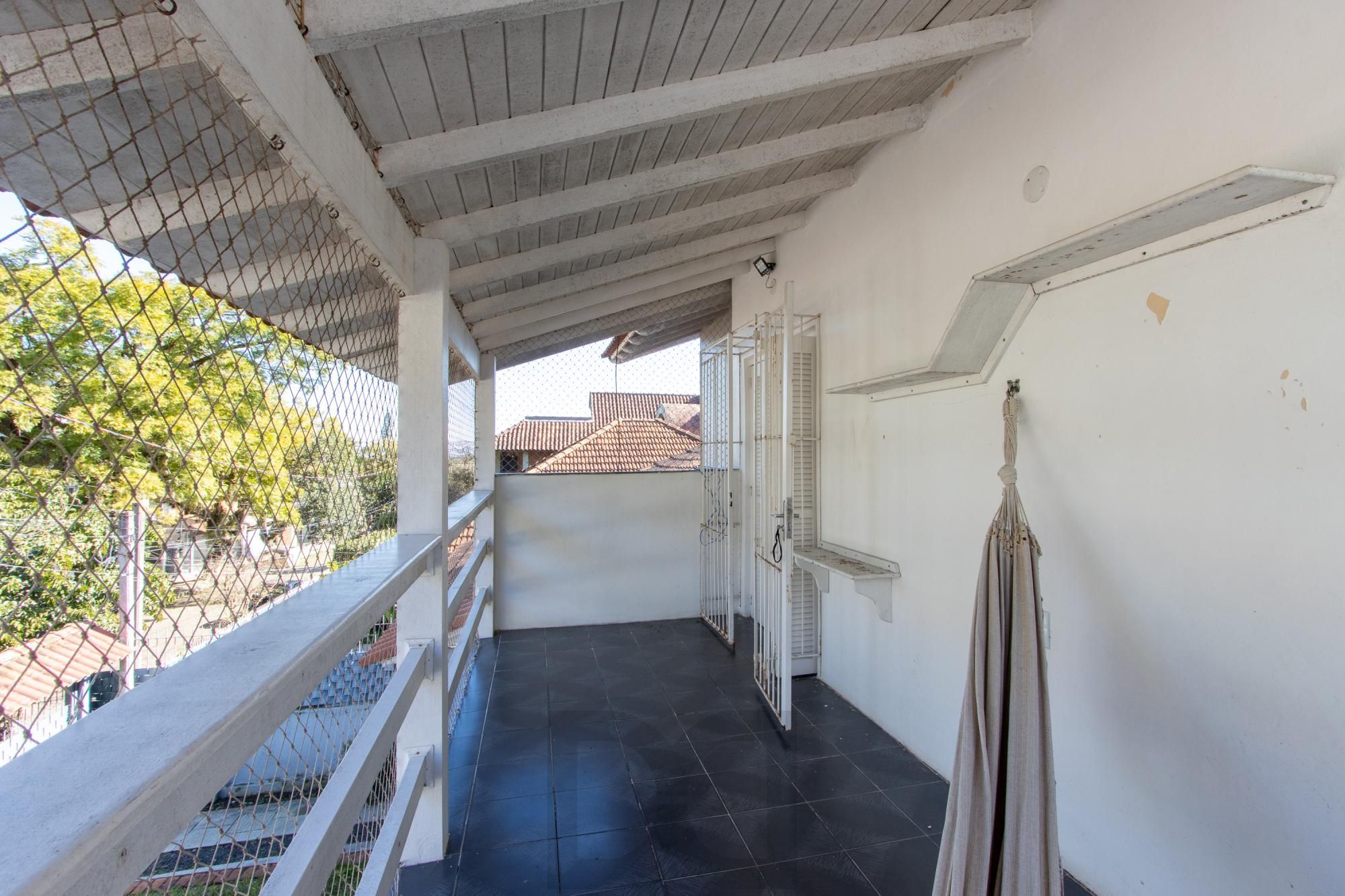 Casa 3 Dormitórios no Bairro Tristeza com 2 Vagas de Garagem — foto 35