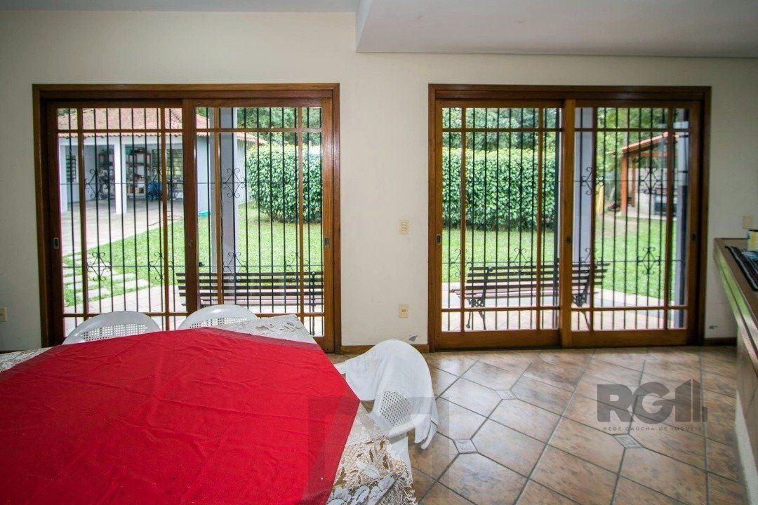 Sobrado com 6 suites, lareira, lavabo, pátio - Bairro Belém Velho — foto 12