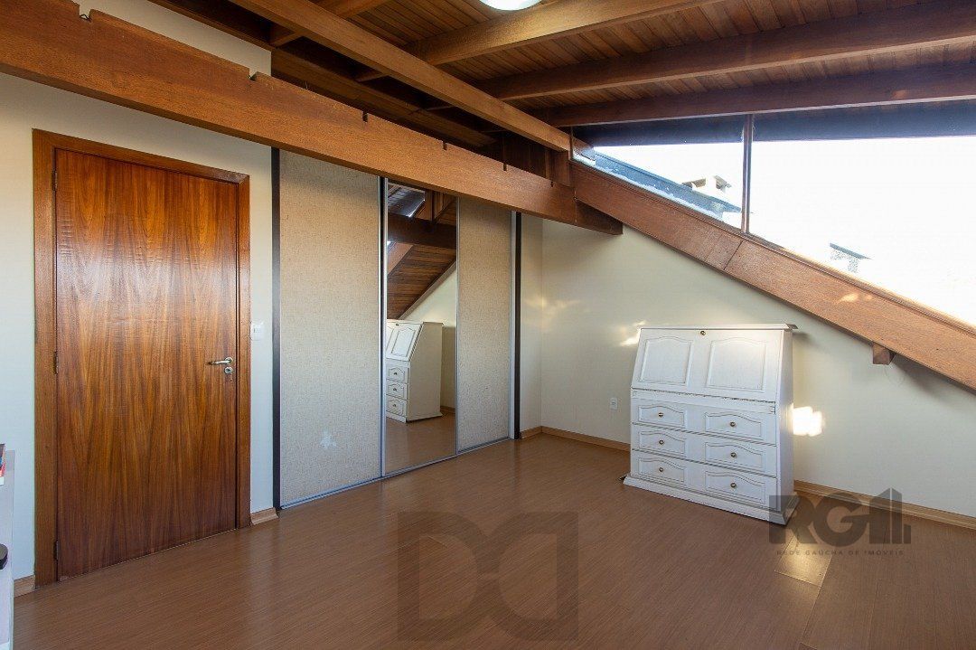Casa para Venda - 300m², 5 dormitórios, sendo 1 suites, 4 vagas - Portal do Guarujá — foto 50