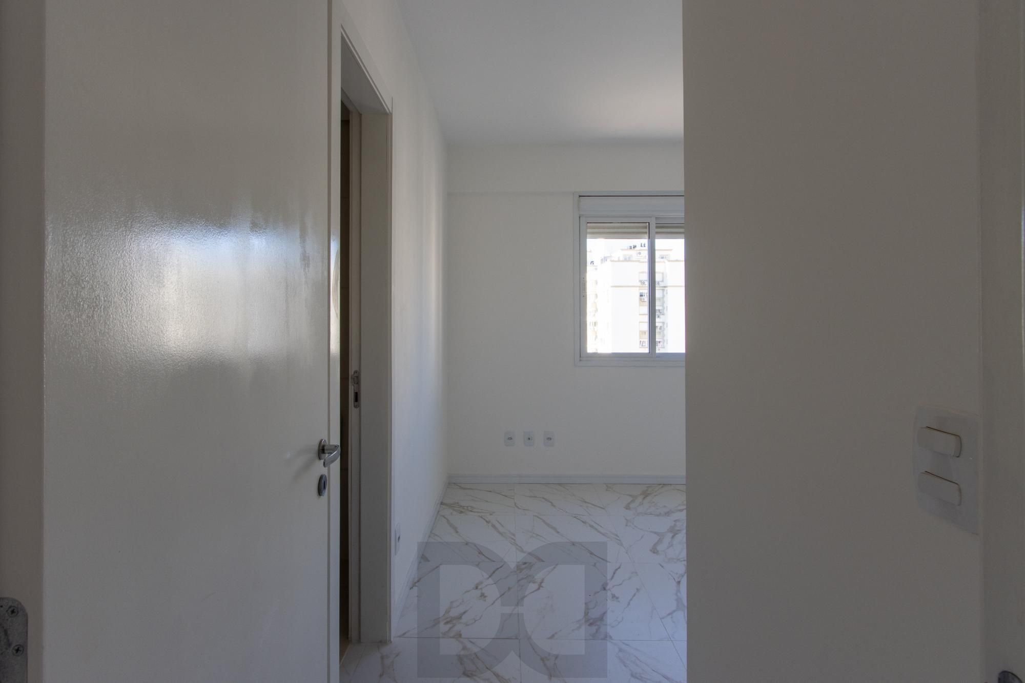 Apto com 3 dormitórios suíte e box coberto ( nunca habitado e reformado ) — foto 18