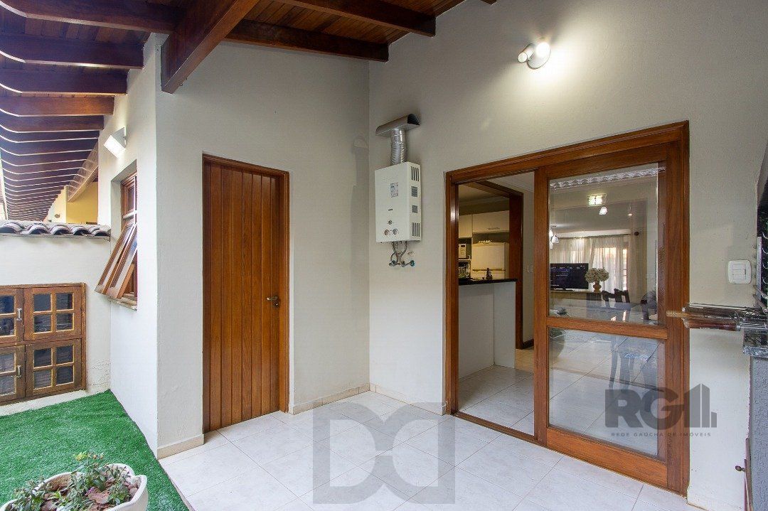 Casa para Venda - 300m², 5 dormitórios, sendo 1 suites, 4 vagas - Portal do Guarujá — foto 18