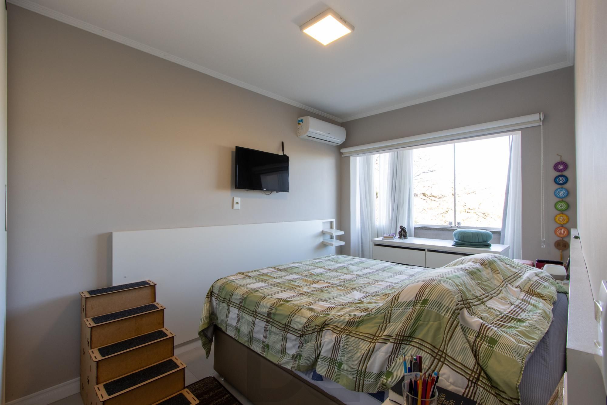 Apartamento 2 dorm, vaga de garagem escriturada e coberta - bairro Cristal — foto 13