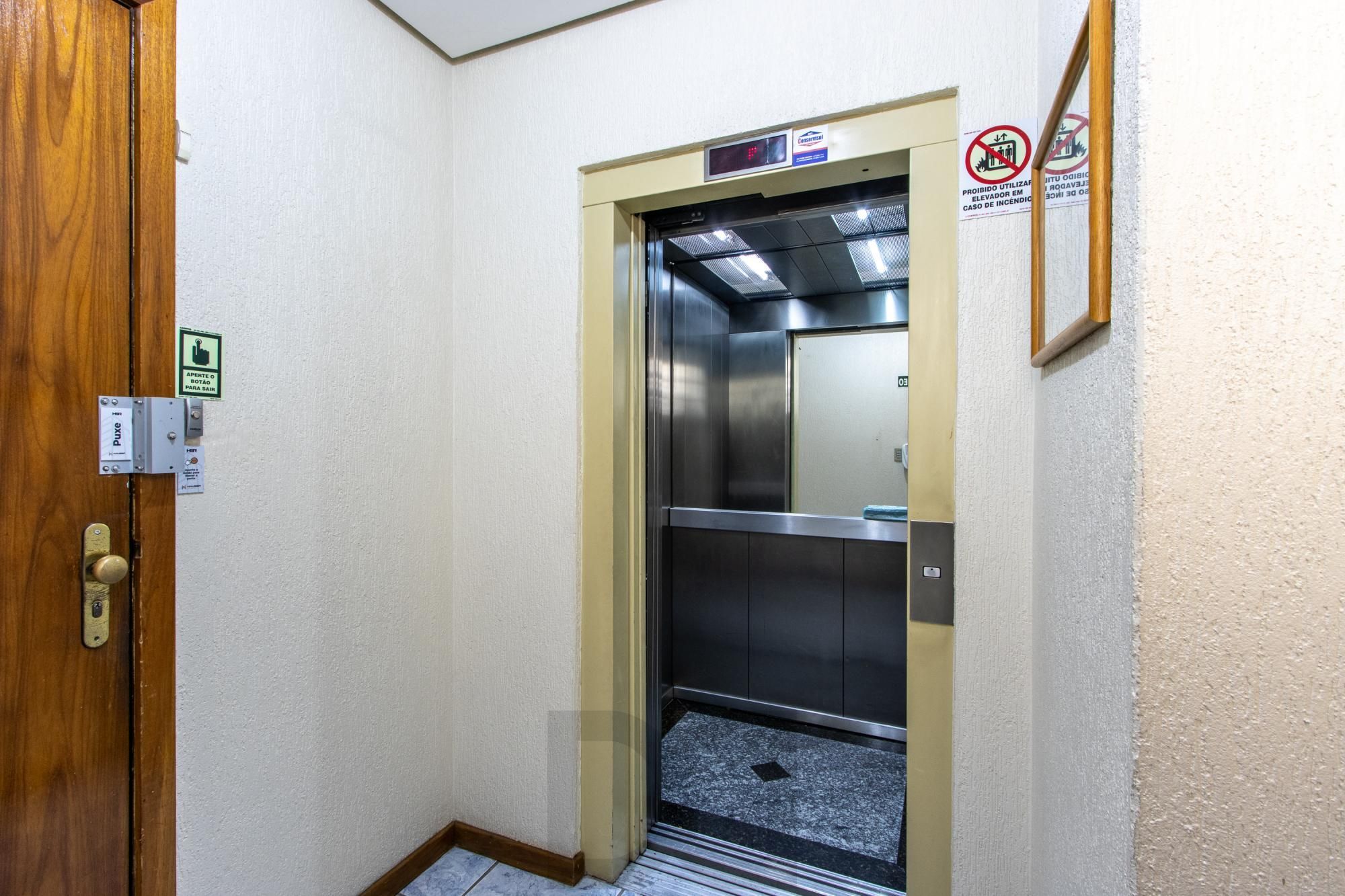 Apartamento Semimobiliado à Venda em Passo da Areia, Porto Alegre, RS — foto 31