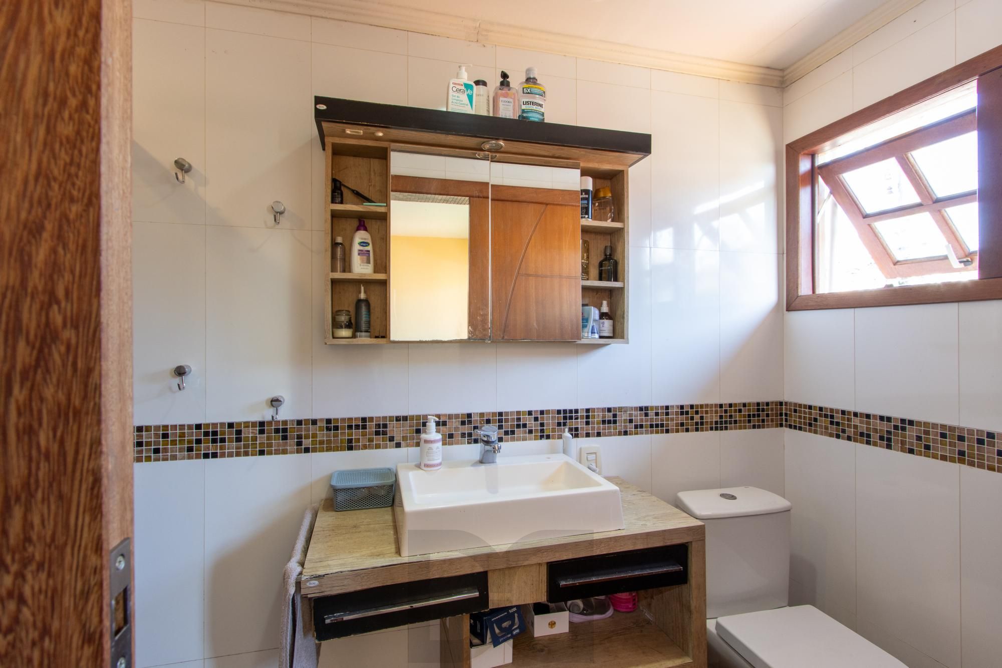 Casa para Venda - 255.68m², 4 dormitórios, sendo 1 suites, 2 vagas - Tristeza — foto 37