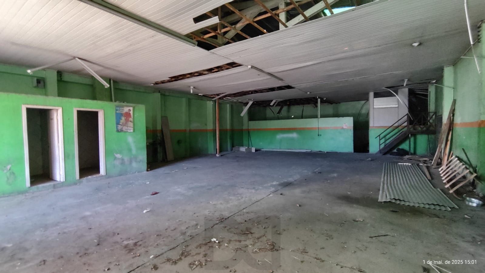 Galpão na Av. Doutor Campos Velho. Ótimo ponto comercial. — foto 4