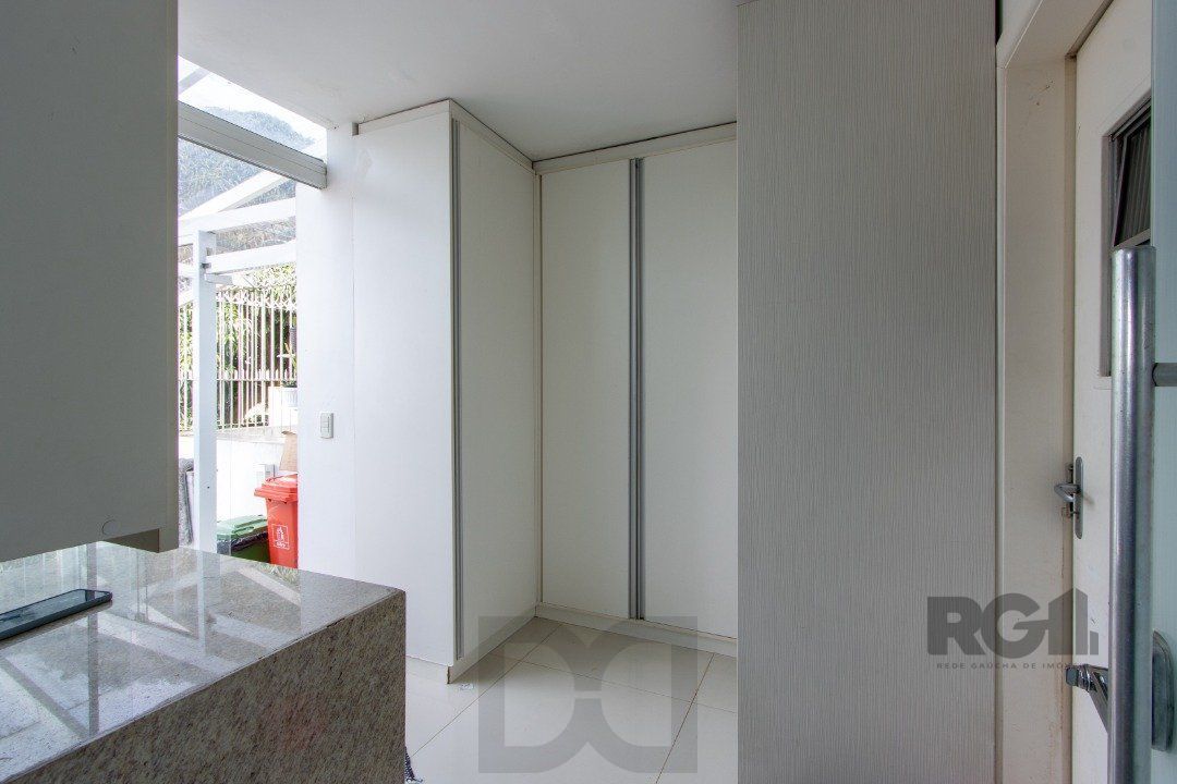 Casa em condominio . com 6 suites, sendo 3 suítes master com closet e hidro. — foto 21