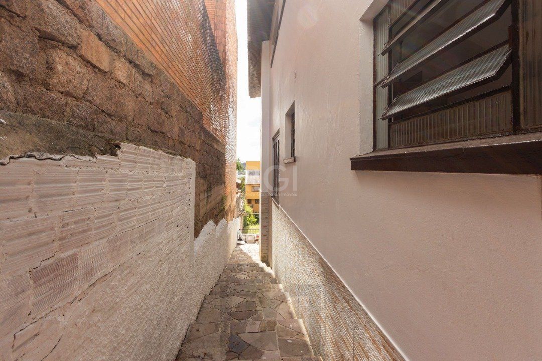 Casa para Venda - 454.7m², 5 dormitórios, sendo 1 suites, 8 vagas - Teresópolis — foto 32
