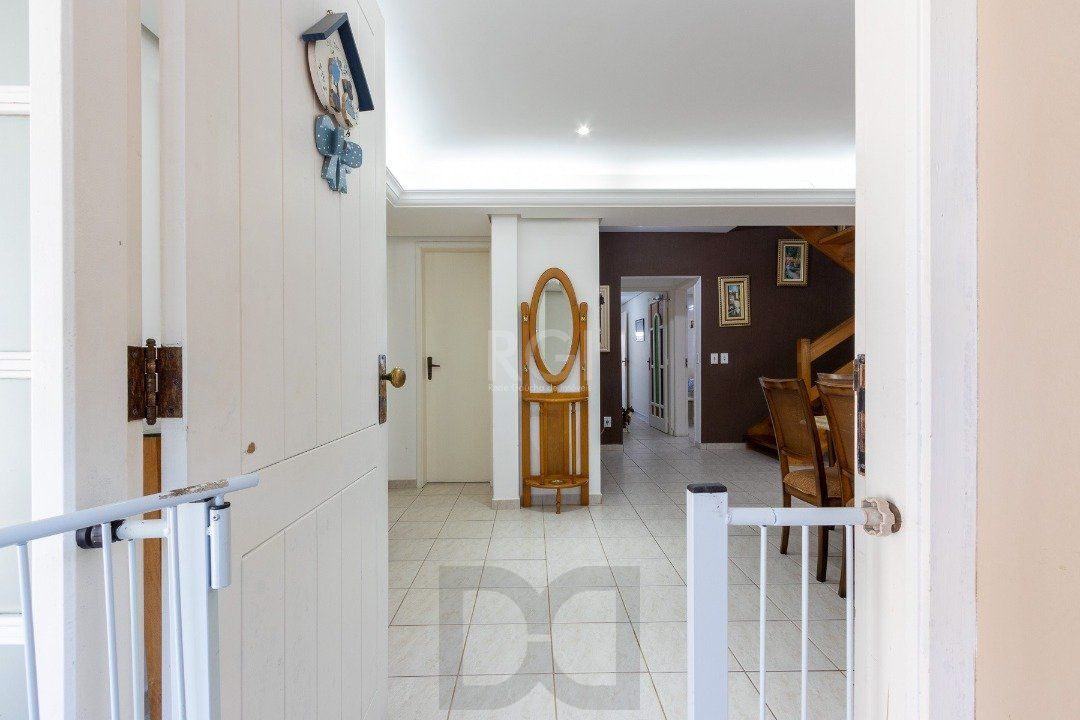 Casa Condominio para Venda - 300m², 4 dormitórios, sendo 2 suites, 2 vagas - Ipanema — foto 3