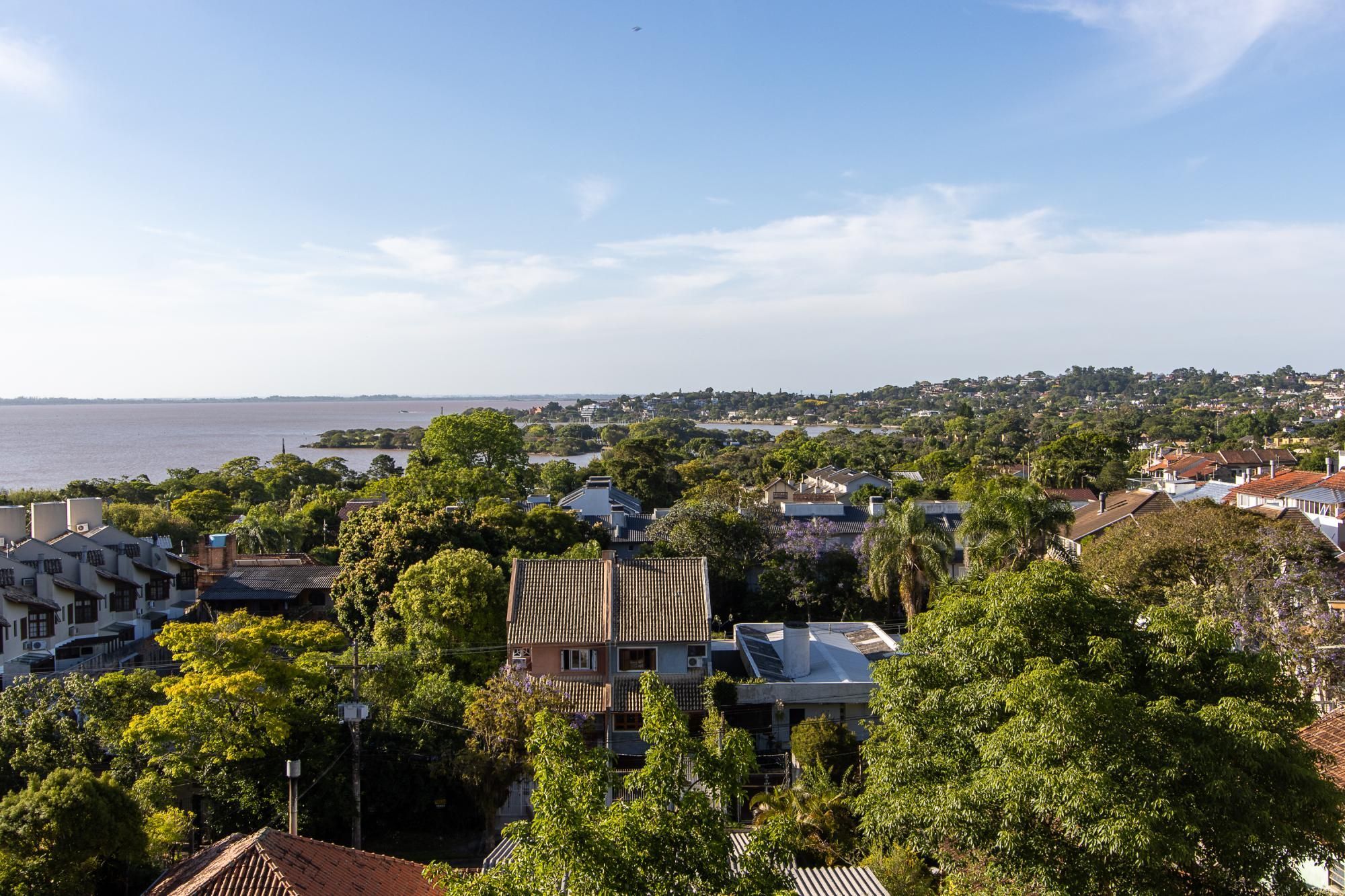**Casa de 05 dormitórios, 03 suítes, 06 Banheiros, com 315,10m² privativos na Vila Conceição, Porto Alegre, RS** — foto 1
