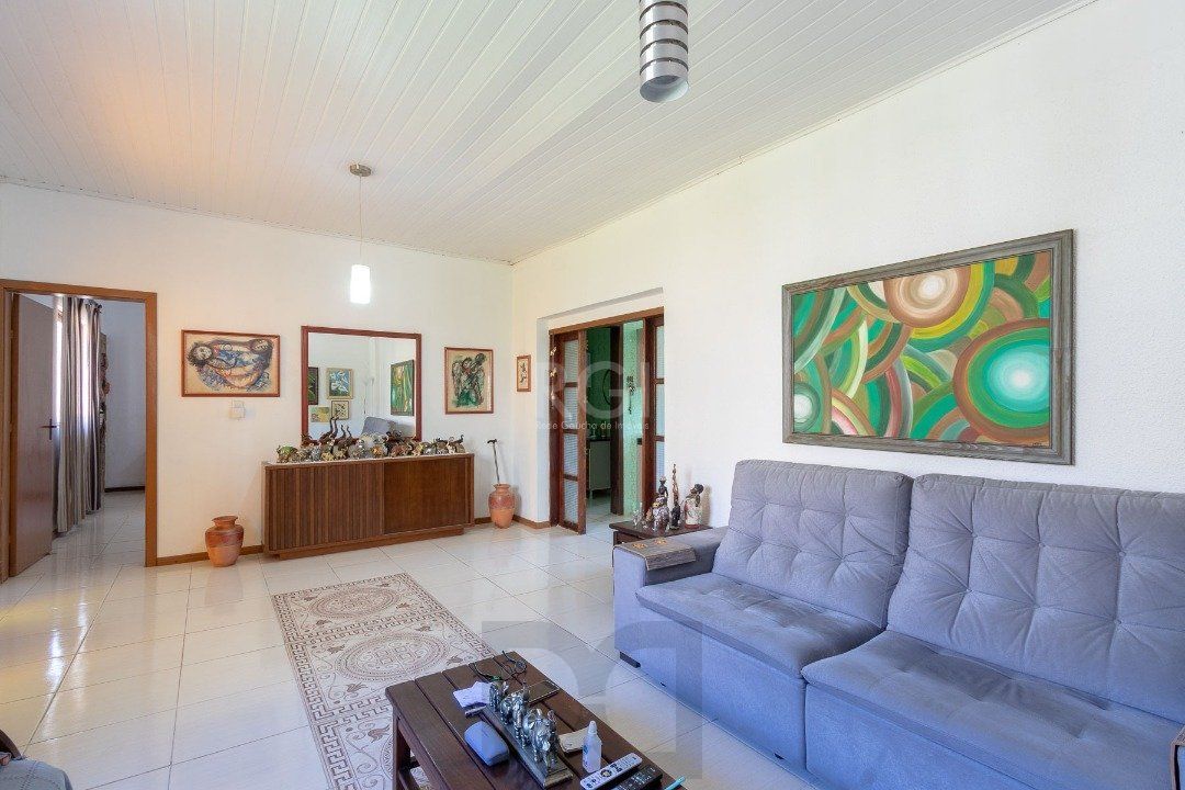 Casa para Venda - 370m², 4 dormitórios, sendo 1 suites, 6 vagas - Lomba do Pinheiro — foto 24