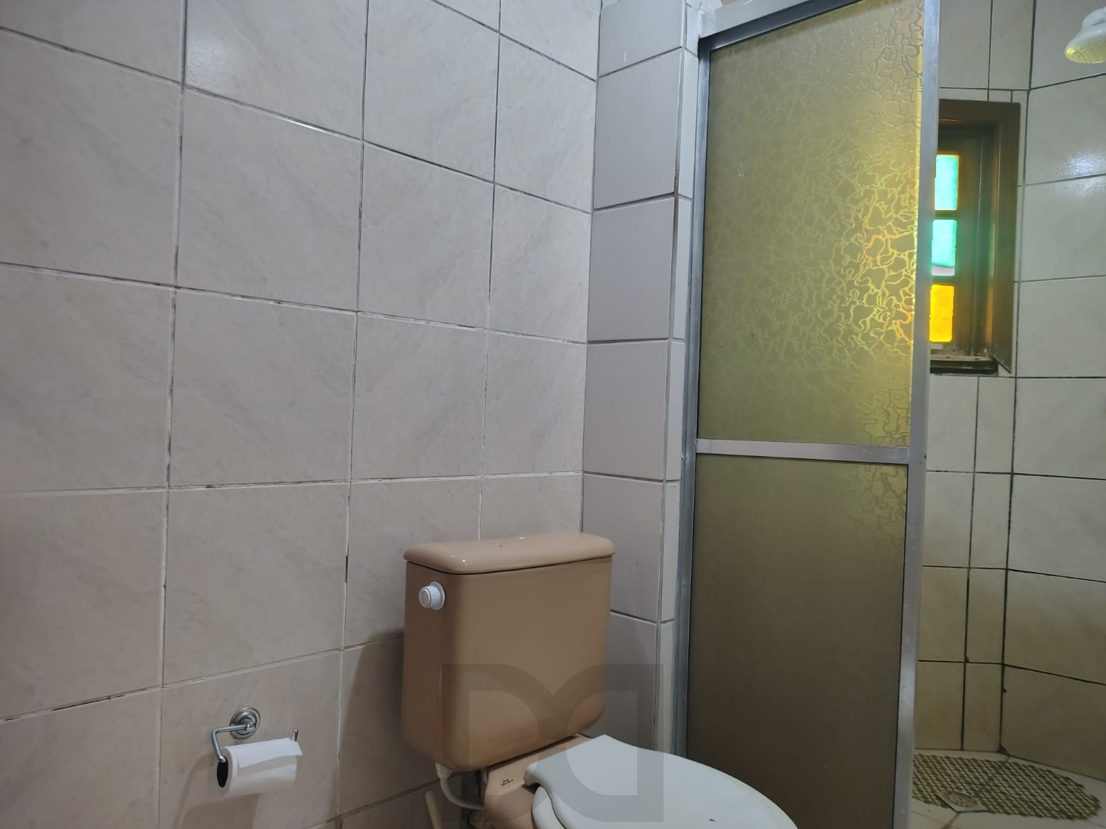 Casa de 4 dormitórios, 1 suíte e 4 vagas de garagem no bairro Cavalhada. — foto 28