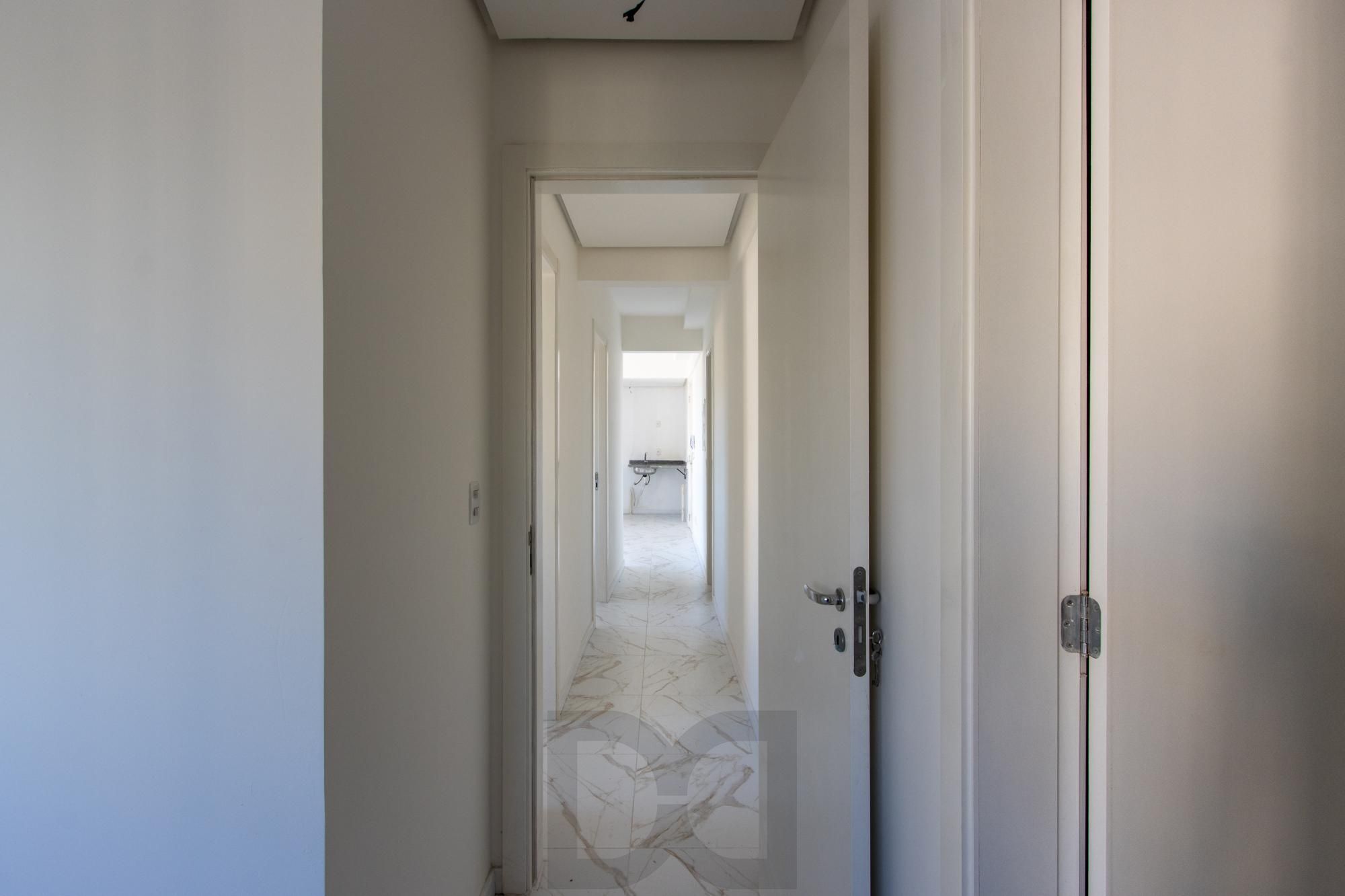 Apto com 3 dormitórios suíte e box coberto ( nunca habitado e reformado ) — foto 25