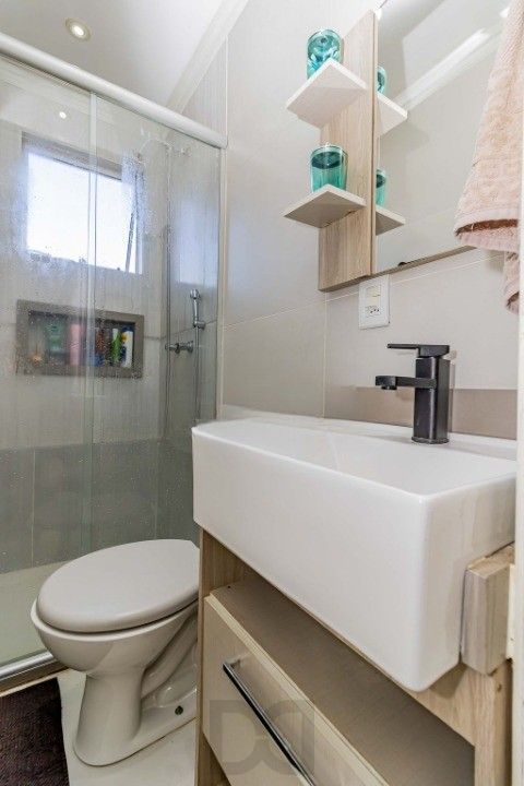 Casa de 3 dormitórios, em condomínio fechado na zona sul de Porto Alegre, com lareira, churrasqueira e vaga de garagem. — foto 11