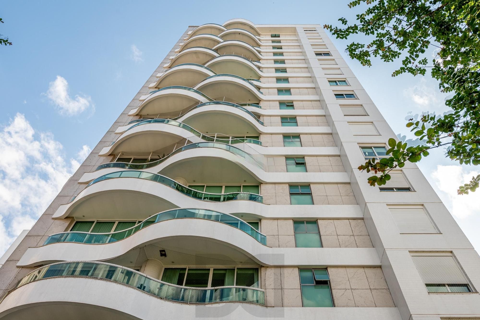 Apartamento com 204m², 3 dorm, 5 vagas no Petrópolis — foto 52