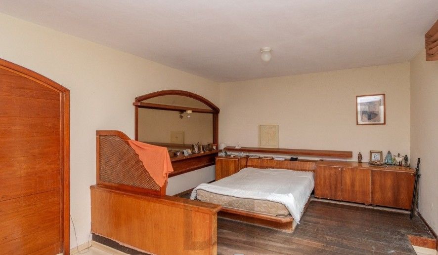 Casa de 3 quartos,1 suíte, closet, living com lareira, pátio, piscina e 2 vagas de garagem. — foto 10
