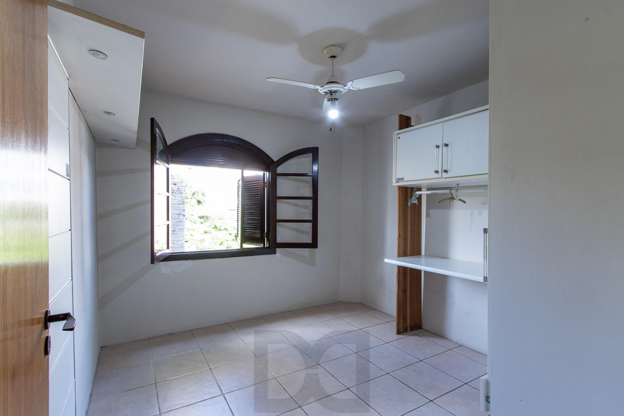 Casa de condomínio, 3 dormitórios, 1 suíte, 1 vaga coberta, no bairro Cristal. — foto 12
